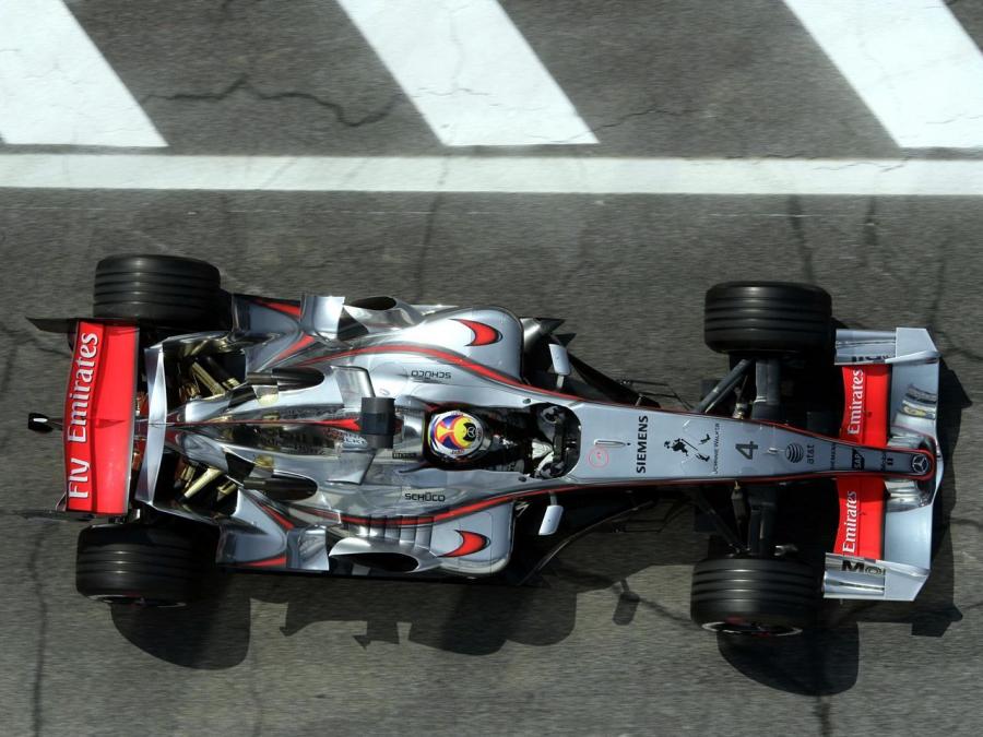  McLaren Mercedes-Benz MP4-21 2006 года  (фото 6 из 14)